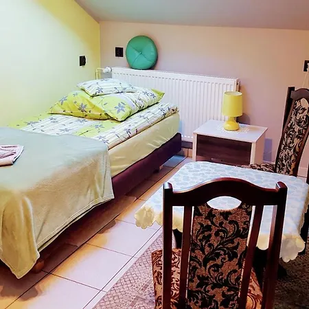 בית אירוח Wisteria *